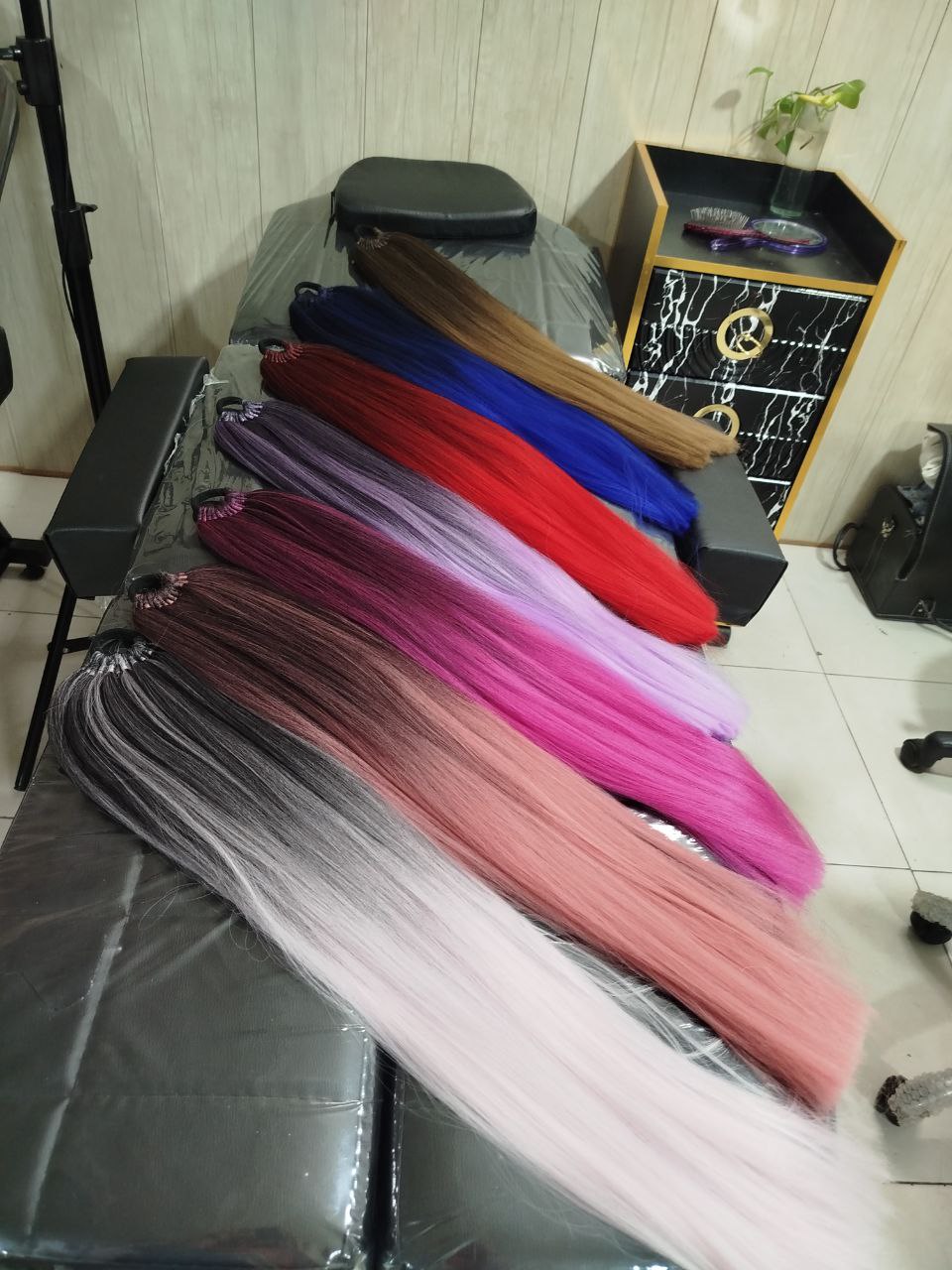 کیفیت موها کاملا عالی نرمو ابریشمی قابل شانه کشی قابل اتو شدن و حتی قابل شیتشو